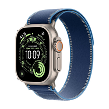 Watch Apple Watch Ultra 3 (2025) 5G 49mm Natural Titanium Case with Trail Loop S/M - Blue/Bright Blue
