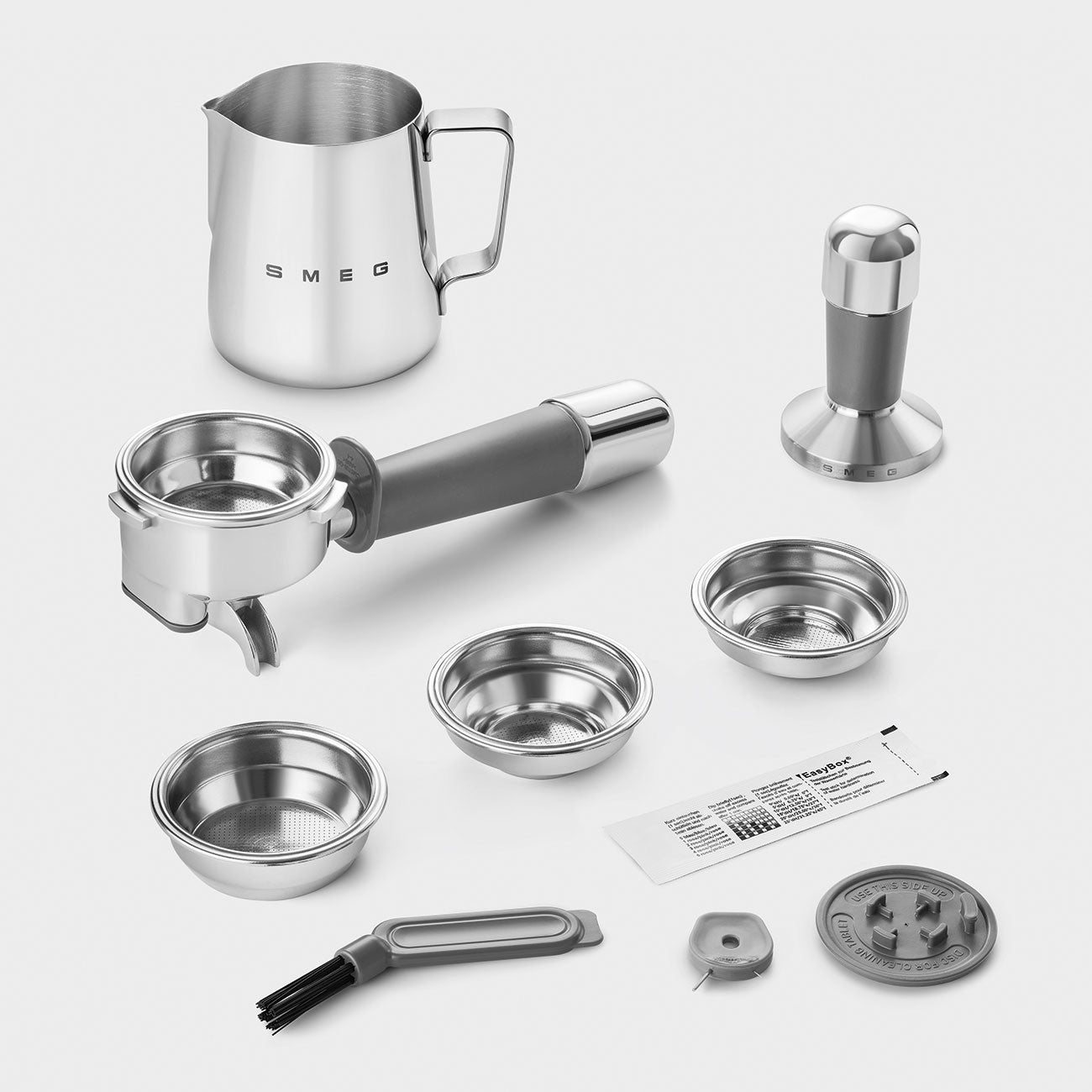 Smeg Macchina da Caffè Espresso Manuale con macinacaffè integrato 50's Style – Bianco LUCIDO – EGF03WHEU